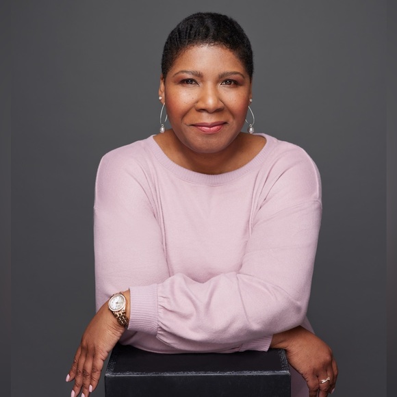 Meet your Posher, Pam - Picture 1 of 2